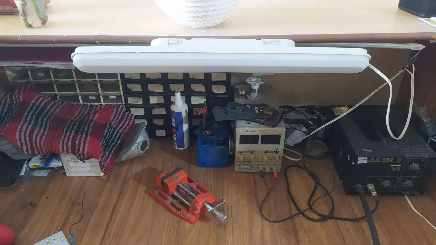 میز تعمیر موبایل بهمراه لوازم|لوازم جانبی موبایل و تبلت|گلبهار, شهر جدید گلبهار|دیوار