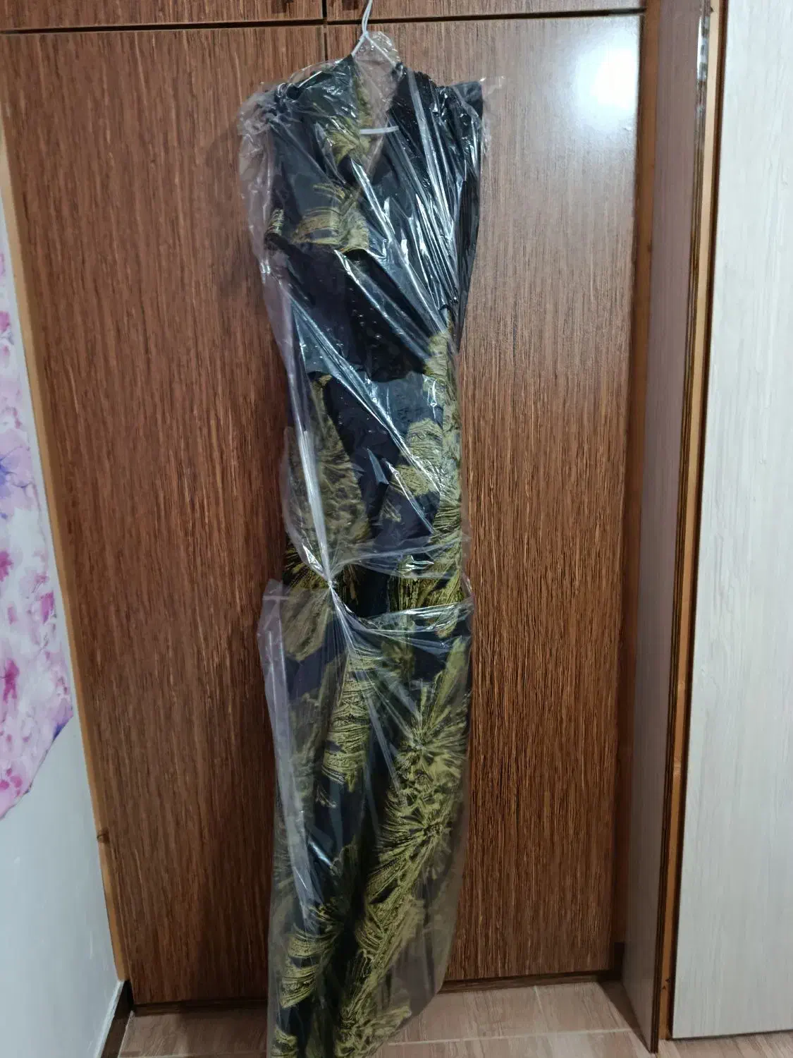 پیراهن مجلسی|لباس|رشت, یخسازی|دیوار