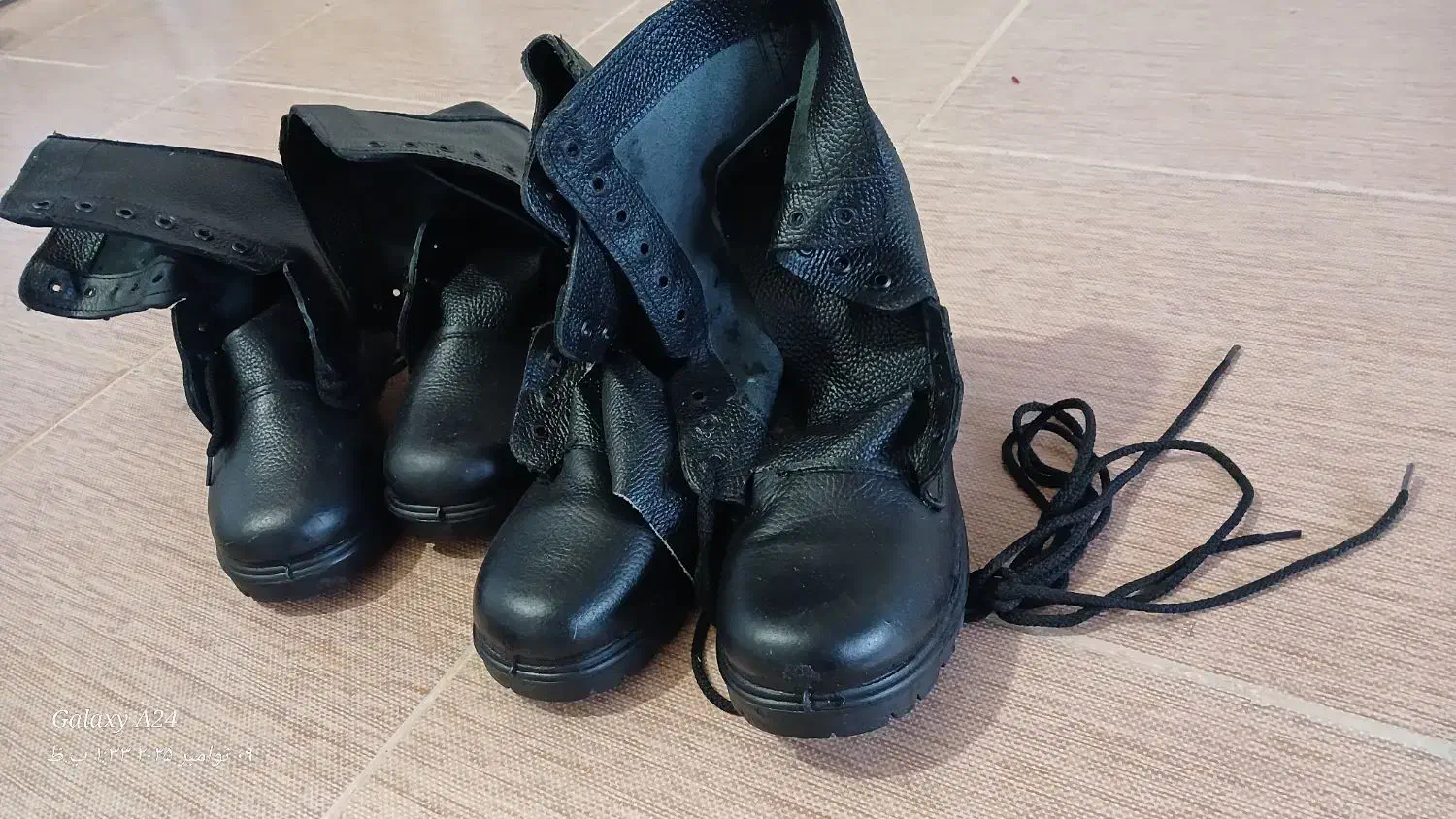 دو جفت پوتین۴۲|کیف، کفش، کمربند|سبزوار, شرق کال میانی|دیوار