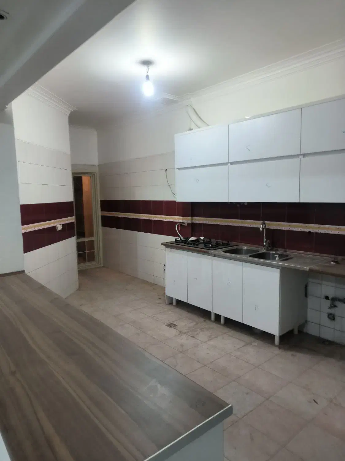 ۱۰۰ متر دو خواب طبقه اول با ۱۰۰ متر حیاط مستقل