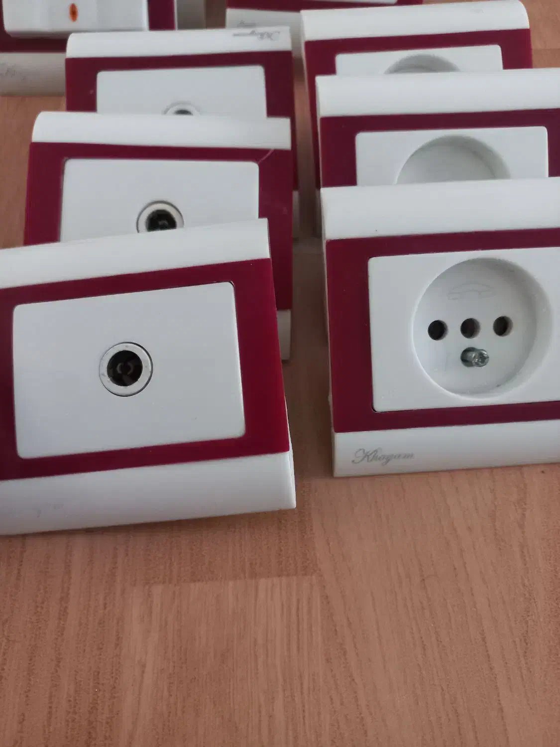 کلید پریز|مصالح و تجهیزات ساختمان|سمنان, |دیوار