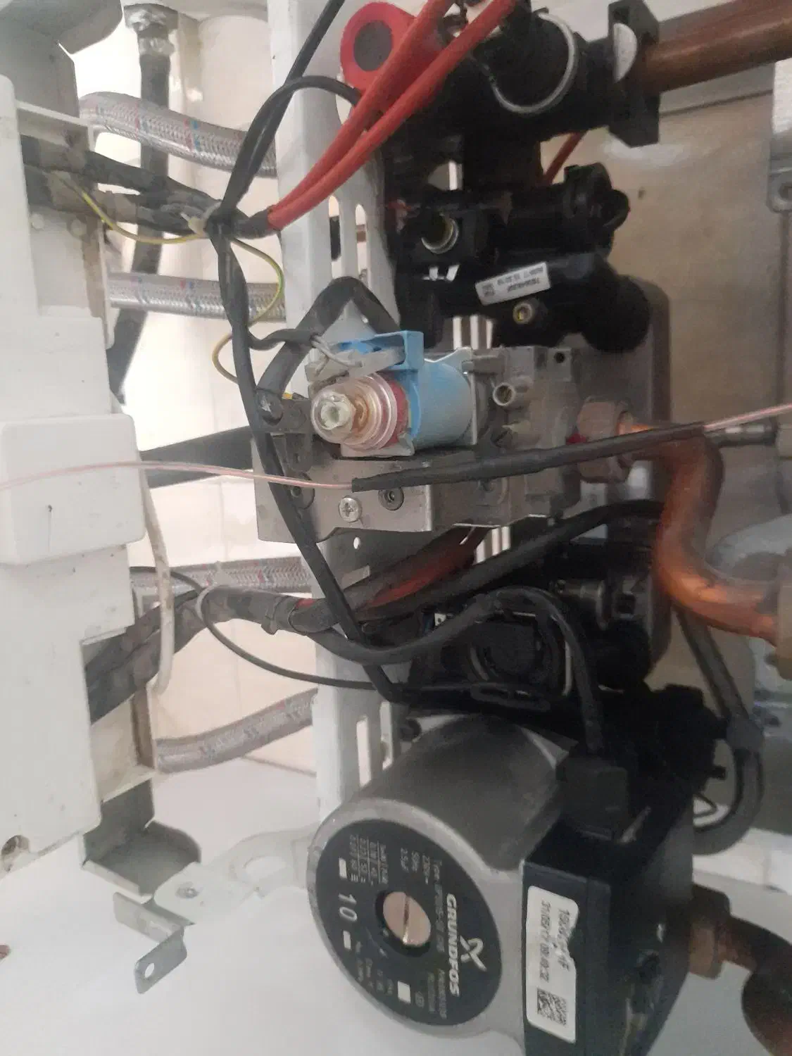 پکیج ایران رادیاتور بوتان  شیر آلات  لوله کش نشتی|خدمات پیشه و مهارت|پردیس, فاز ۳|دیوار