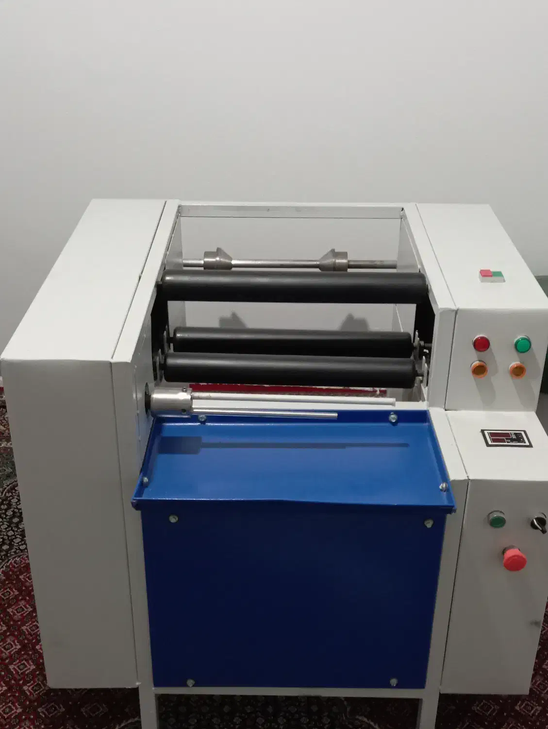 دستگاه رول کن کیسه زباله و سفره یکبار مصرف|ماشین‌آلات صنعتی|باینگان, |دیوار