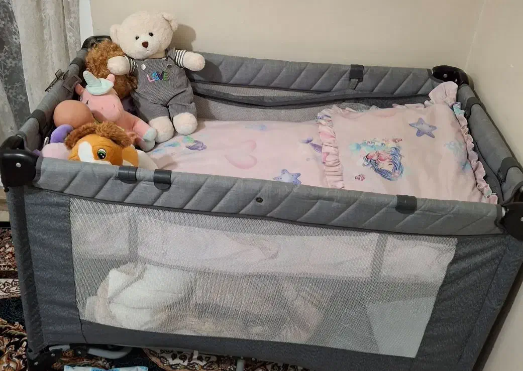 تخت پارک شو|تخت و صندلی بچه|ری, جوانمرد قصاب|دیوار