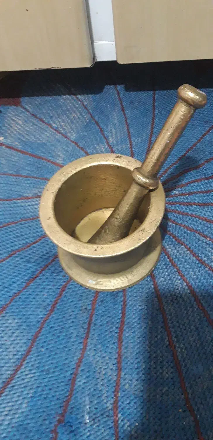 هاونگ قدیمی|ظروف پخت‌وپز|هرسین, |دیوار