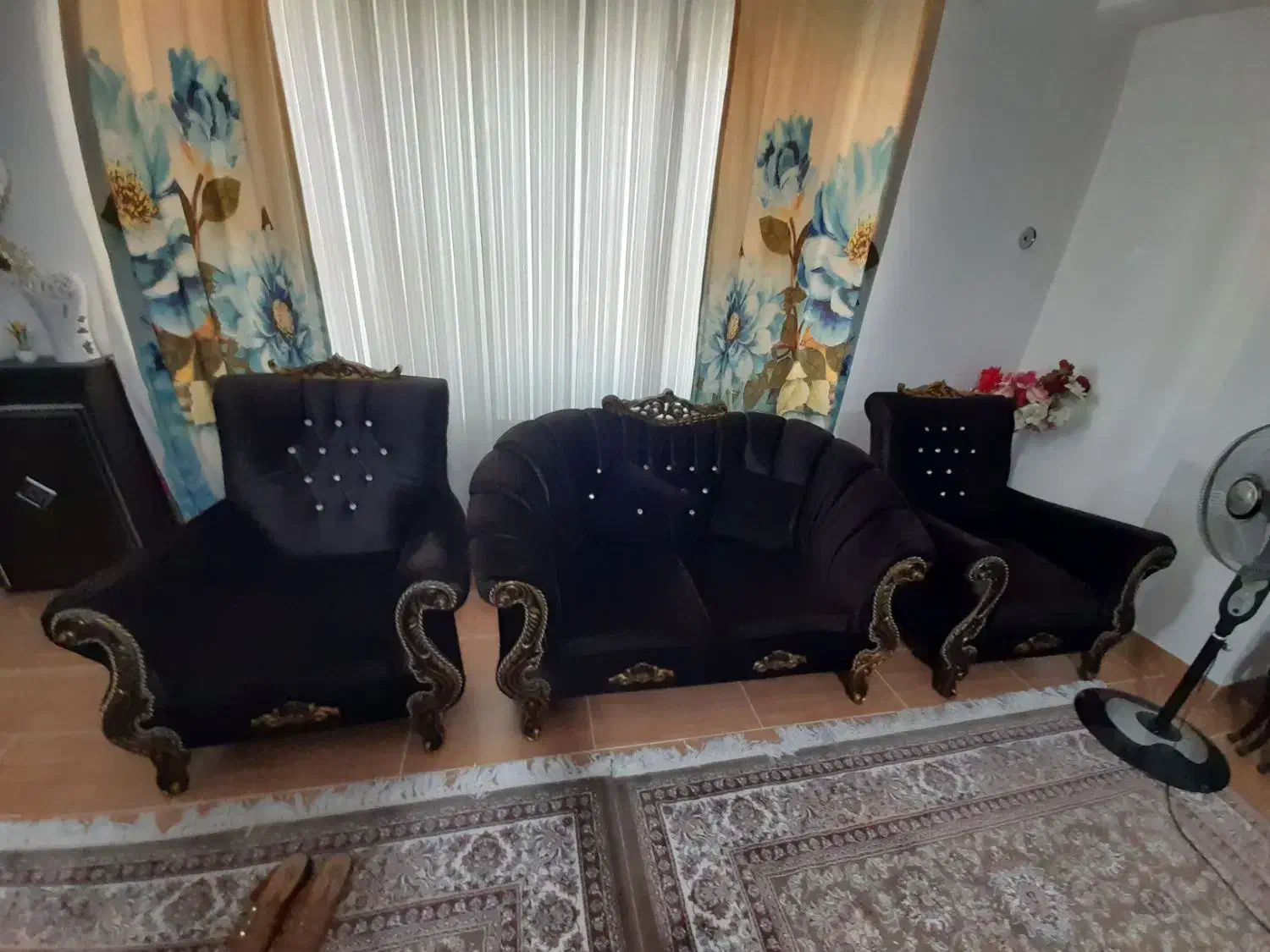فروش مبل ۷ نفره و میز عسلی بزرگ میز تلویزیون و...|مبلمان خانگی و میز عسلی|چالوس, |دیوار