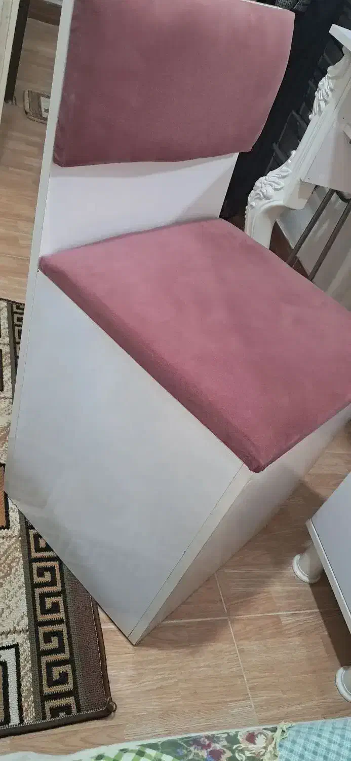 صندلی سالم|صندلی و نیمکت|صومعهسرا, |دیوار