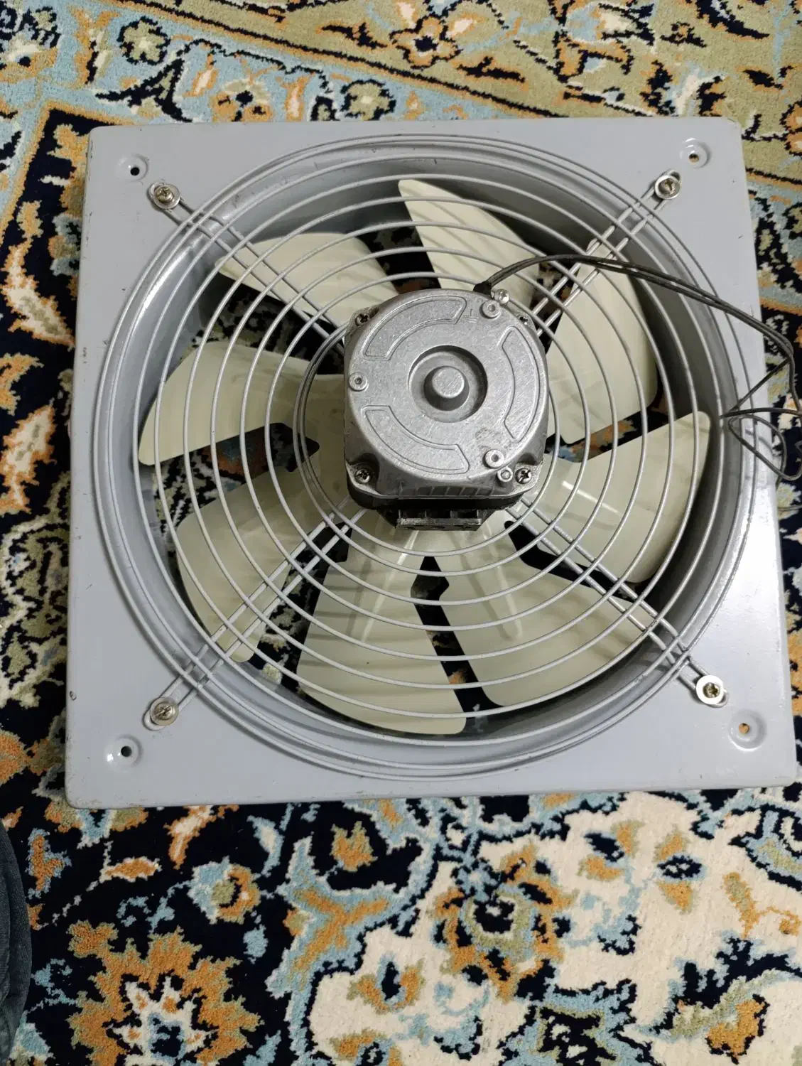 هواکش فروشی|پنکه و تصفیهکنندهٔ هوا|کاشان, کارگر|دیوار