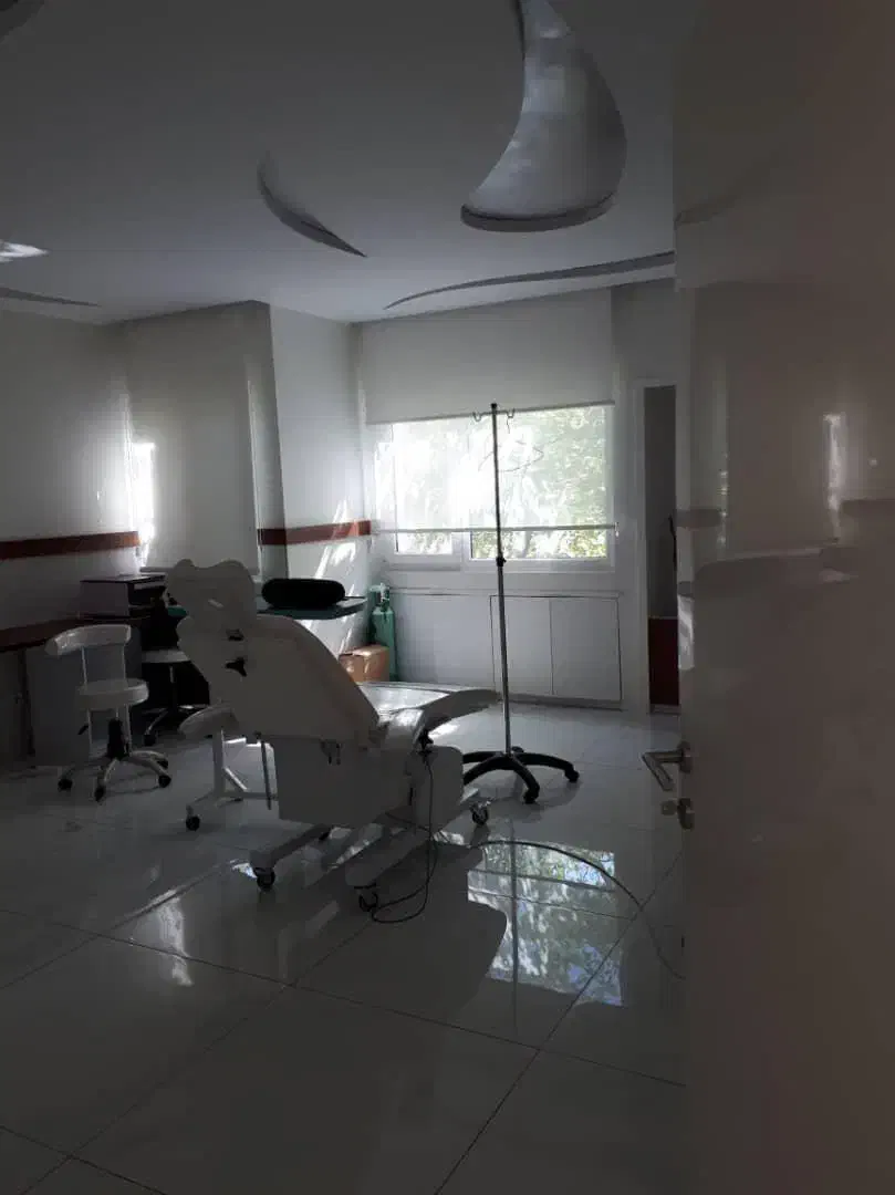 ۲۲۰ متر بر پاسداران تابلو خور|فروش دفتر کار، اتاق اداری، مطب|تهران, پاسداران|دیوار