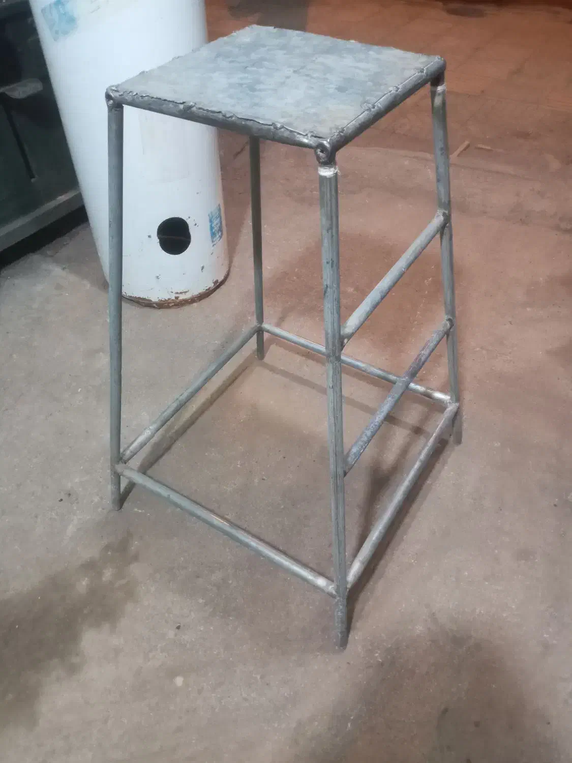 چهار پایه|صندلی و نیمکت|شوشتر, |دیوار