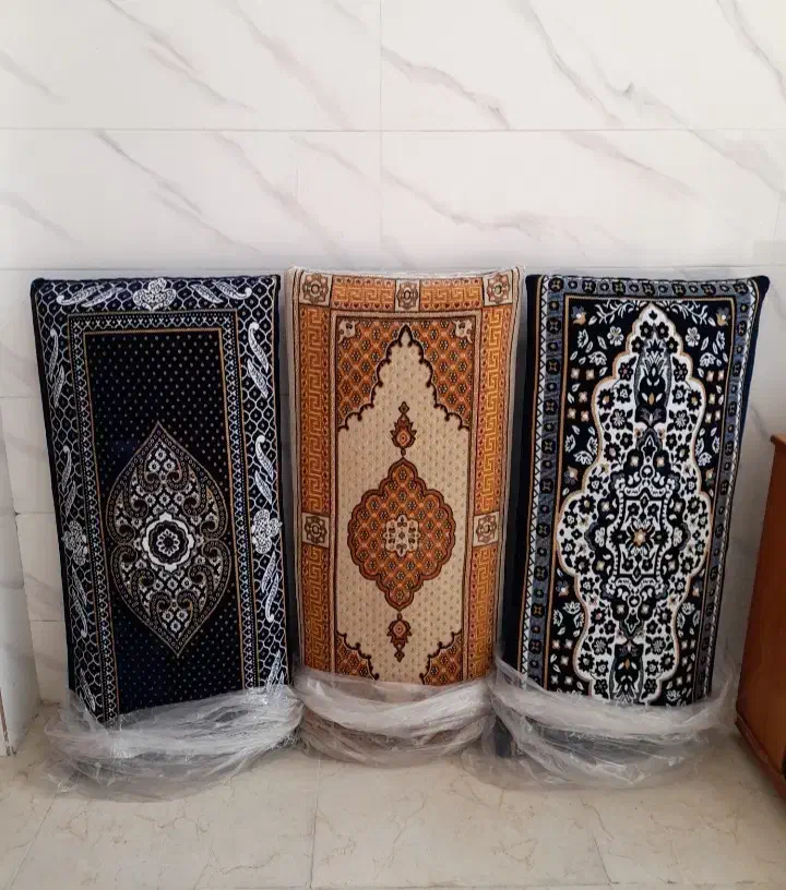 پشتی مدلهای مختلف ابریشمی پرزدار و بدون پرز|پشتی|شاهرود, |دیوار