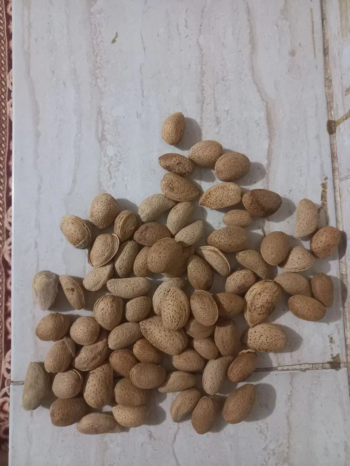 بادام حدود ۵۰۰ کیلو|خوردنی و آشامیدنی|دلیجان, |دیوار