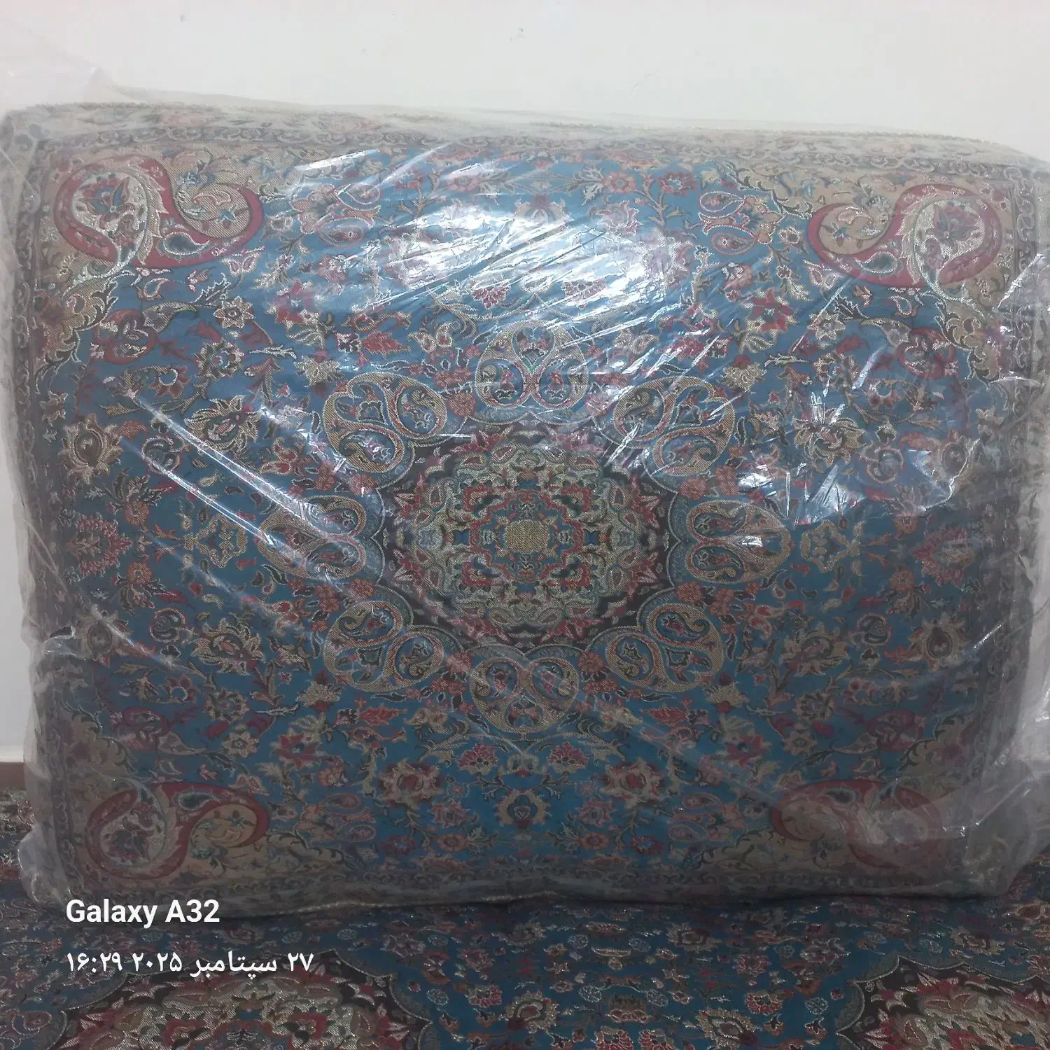 کناره و پشتی و بالشت ترمه|رختخواب، بالش، پتو|کرمان, |دیوار