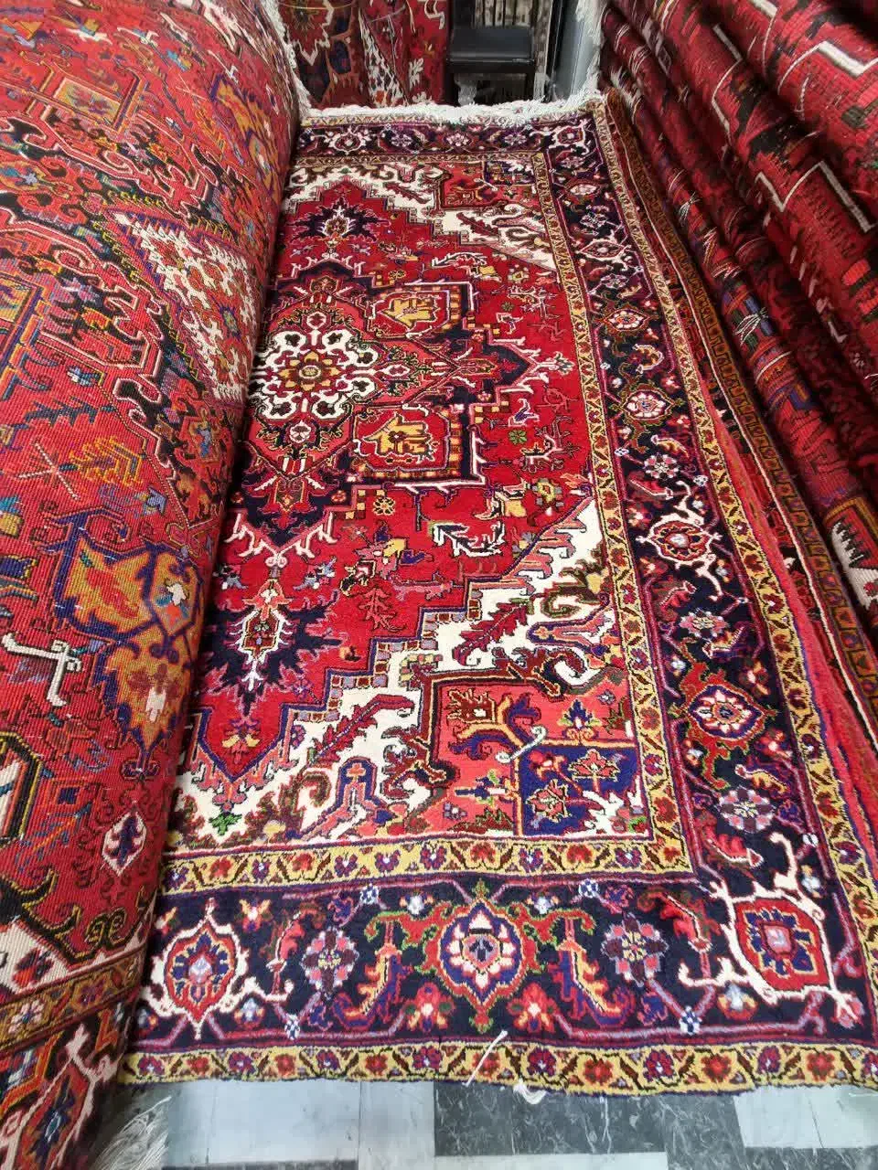 فرش های آنتیک درحد صفر|فرش|مراغه, |دیوار