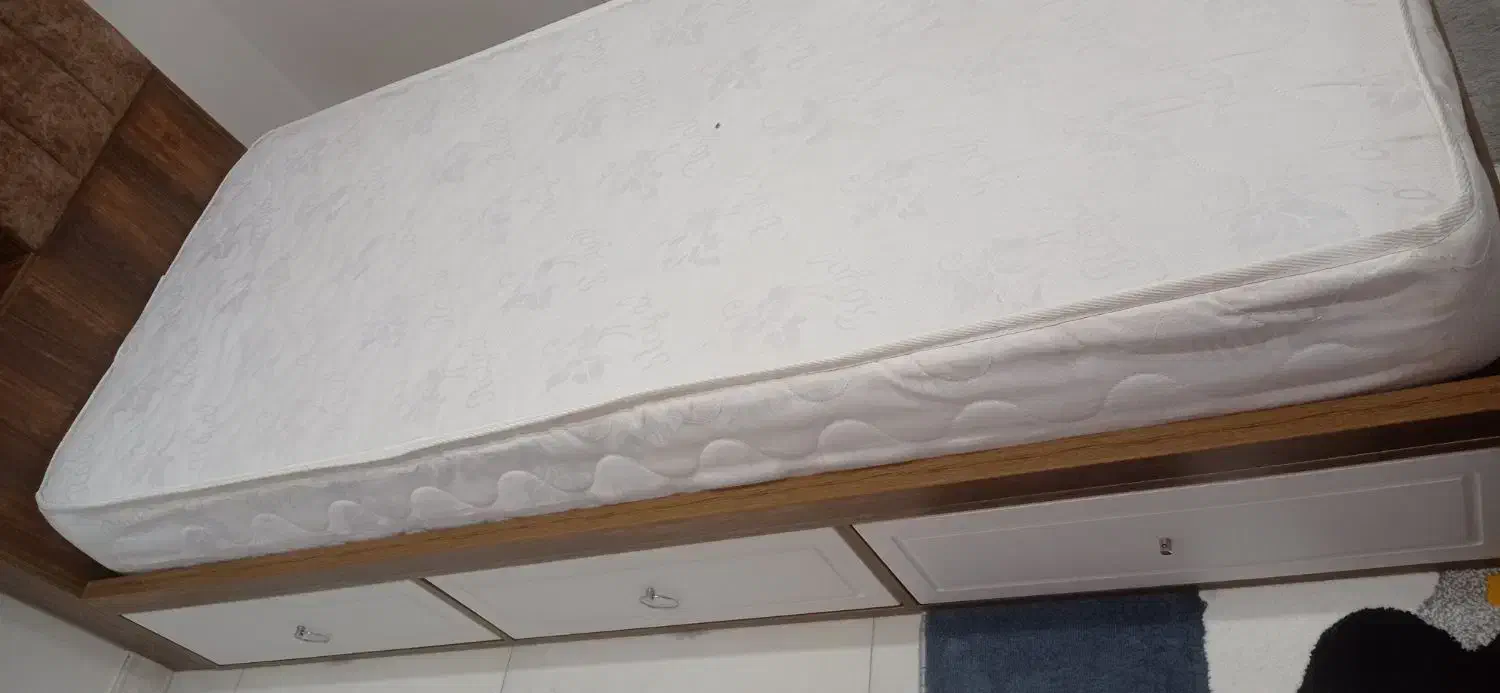 تخت یکنفره سه کشو با تشک طبی فنری رویال|تخت و سرویس خواب|باغستان, |دیوار