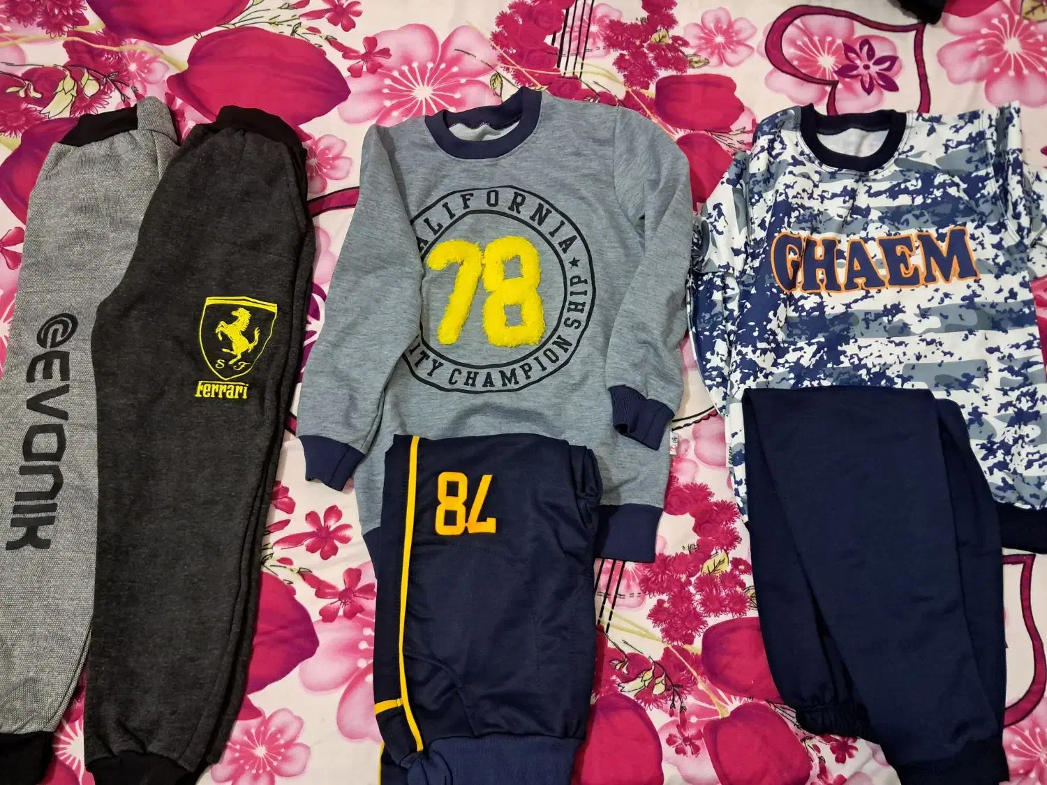 تعدادی لباس بچه گانه به قیمت فاکتور|کفش و لباس بچه|سمنان, |دیوار