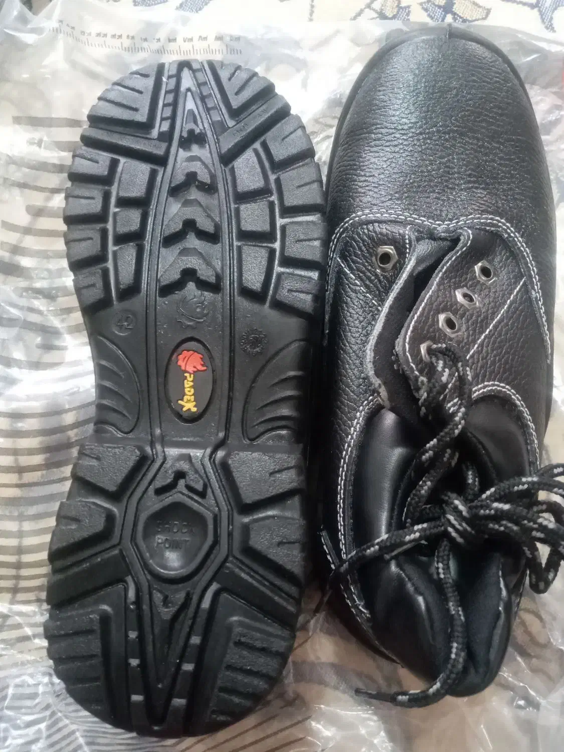 کفش ولباس کار|کیف، کفش، کمربند|املش, |دیوار