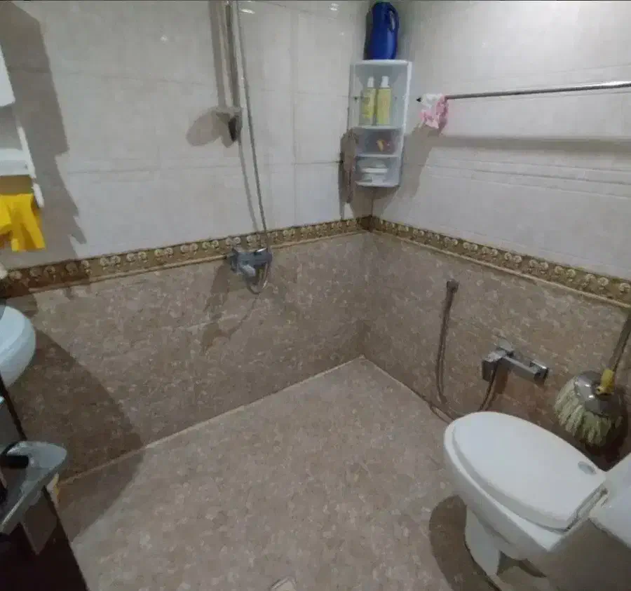 ۱۳۵ متر ۳ خواب نوساز تکواحدی فول امکانات