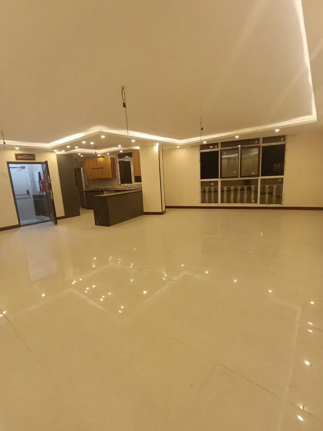 آپارتمان ۱۵۰ متری سه خواب تک واحدی نورگیر|فروش آپارتمان|رودهن, |دیوار