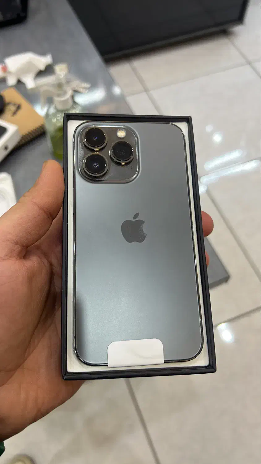 iphone 13 pro مشکی و ابی|موبایل|جم, |دیوار