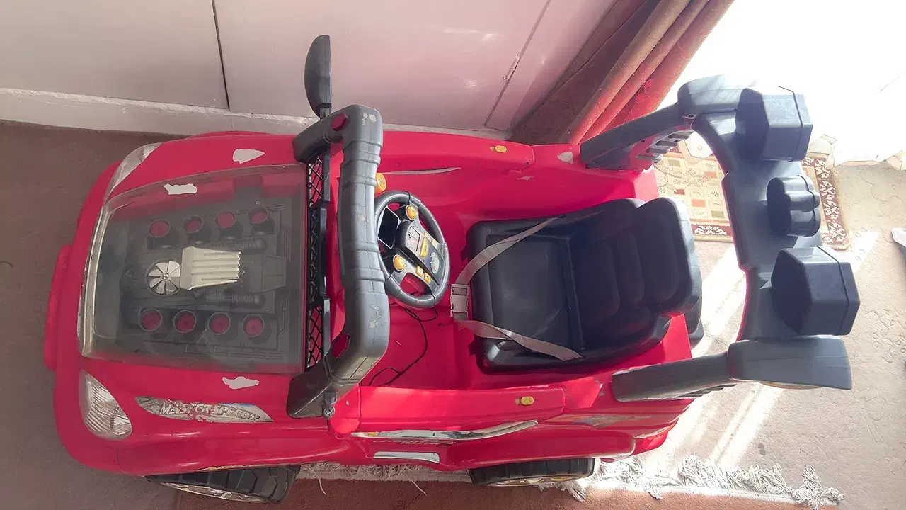 ماشین شارژی بزرگ و قوی حراج|اسباببازی|تهران, شهرک شهید رجایی (کوی نوبنیاد)|دیوار