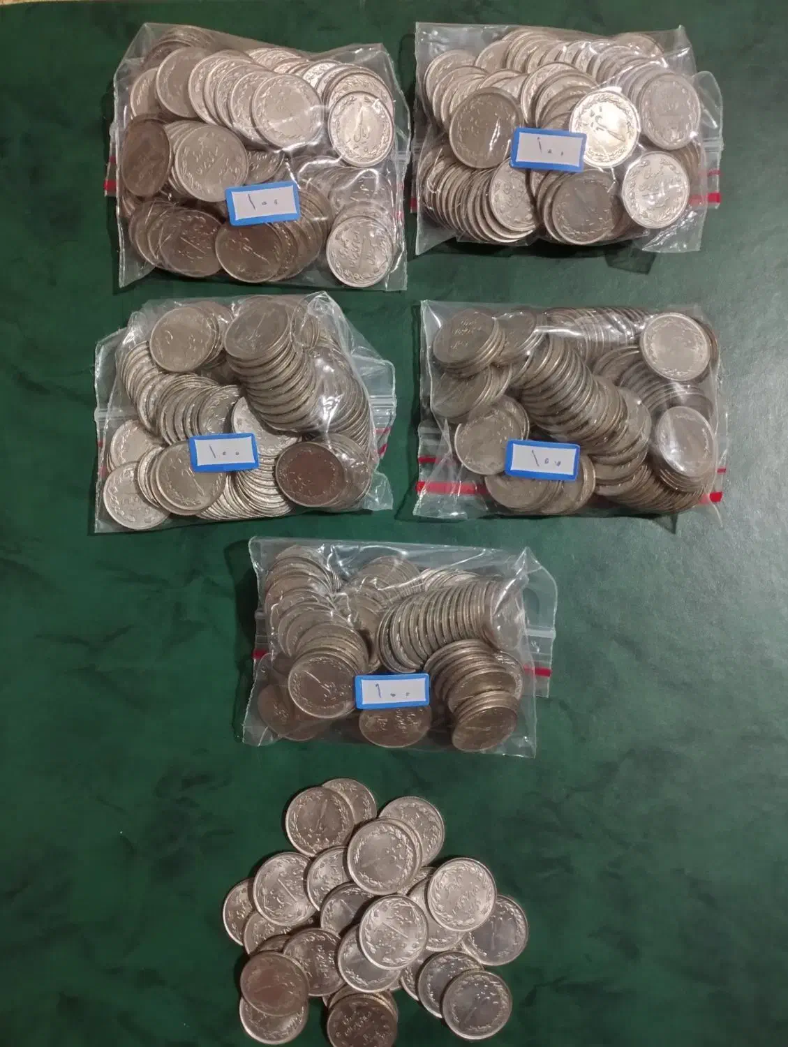 ۵۰۰ سکه یک ریالی بانکی جمهوری|کلکسیون سکه، تمبر، اسکناس|مشهد, سید رضی|دیوار