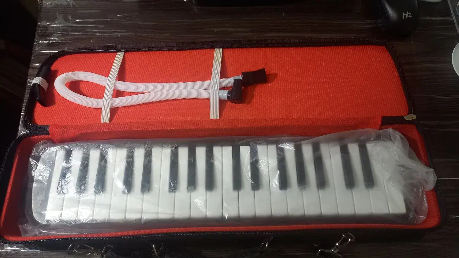 ملودیکا|سازهای بادی|ملارد, |دیوار