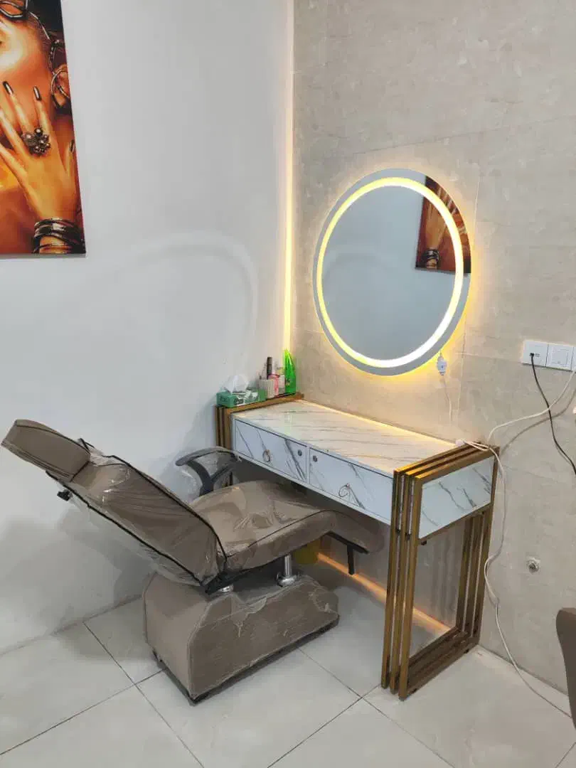 صندلی اصلاح تخت تاشو و صندلی استاد کار|آرایشگاه و سالن‌های زیبایی|قرچک, مهدیه|دیوار