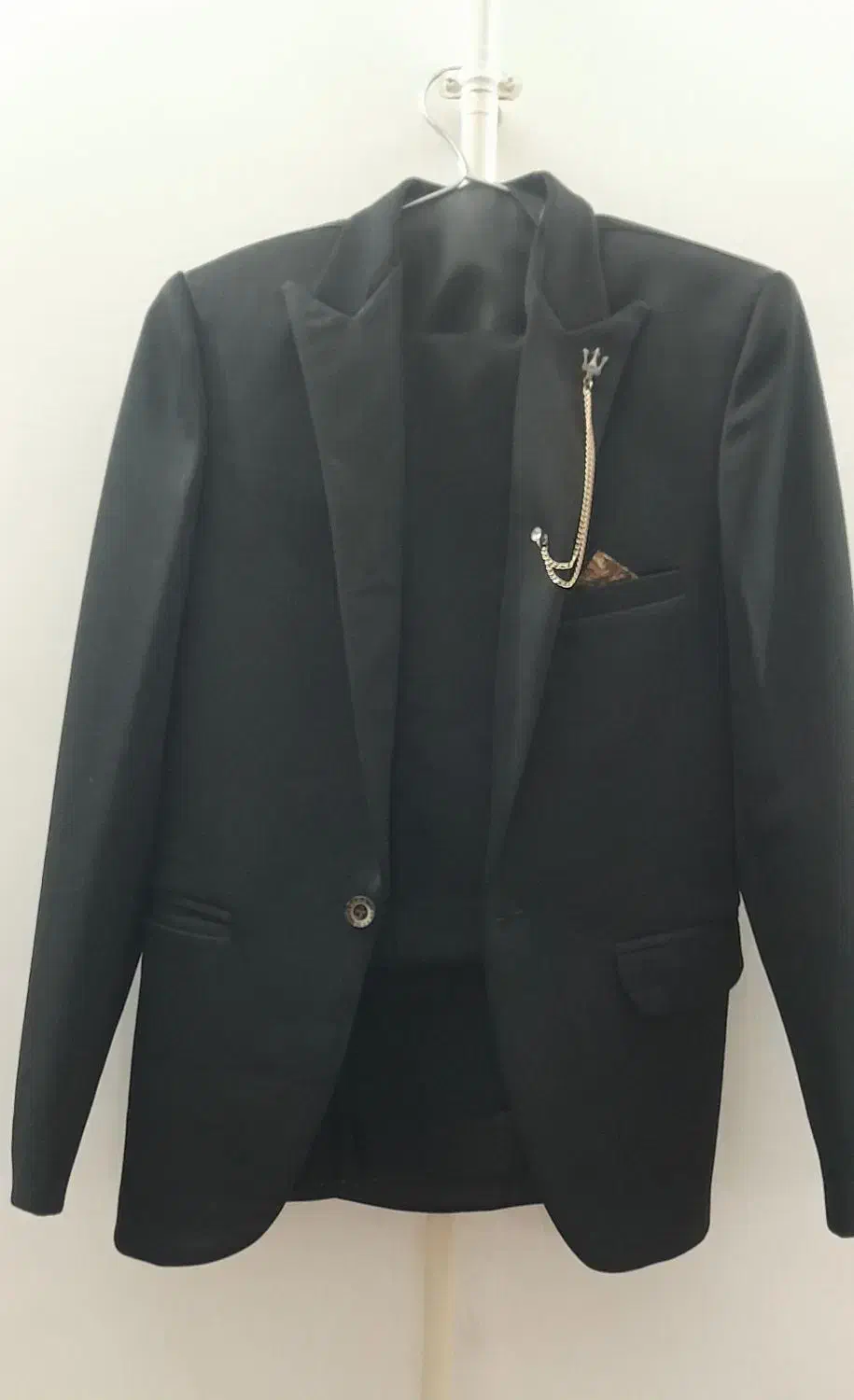 کت وشلوار|لباس|چورزق, |دیوار