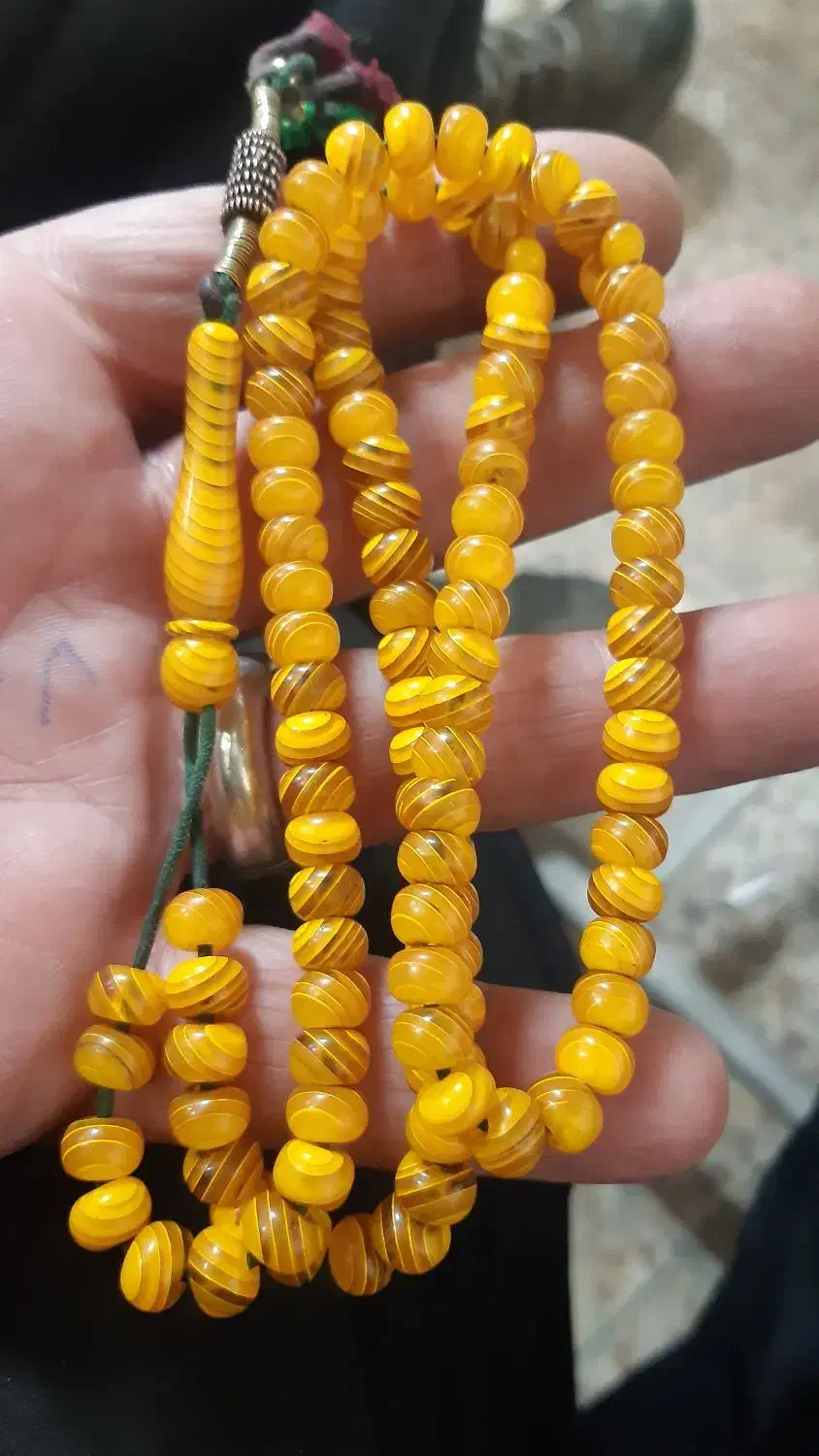 تسبیح های باغا وکهربای خیلی خیلی کهنه|کلکسیون اشیاء عتیقه|بناب, |دیوار