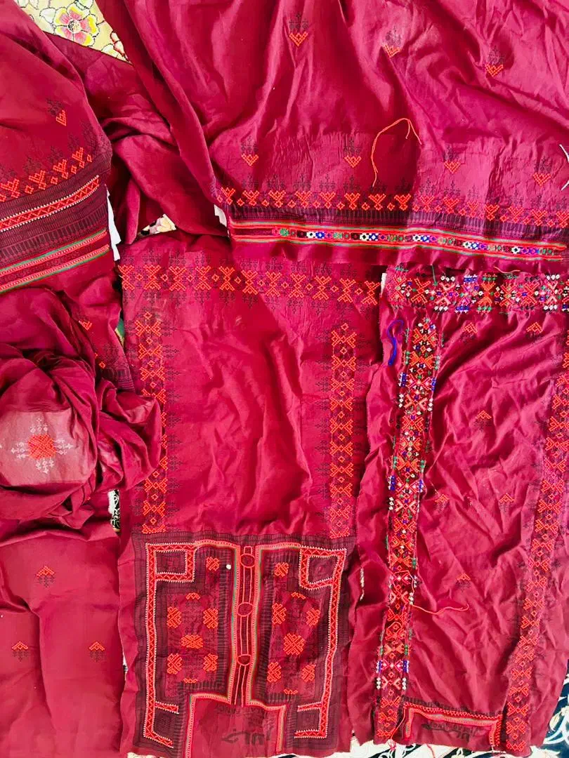 لباس نیمه کار|لباس|چابهار, |دیوار