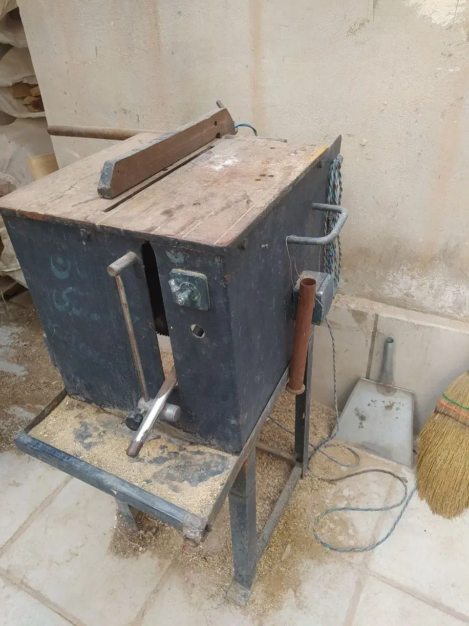 فارسی بر صندوقی تیغه 30 سانت|ماشینآلات صنعتی|سمنان, |دیوار