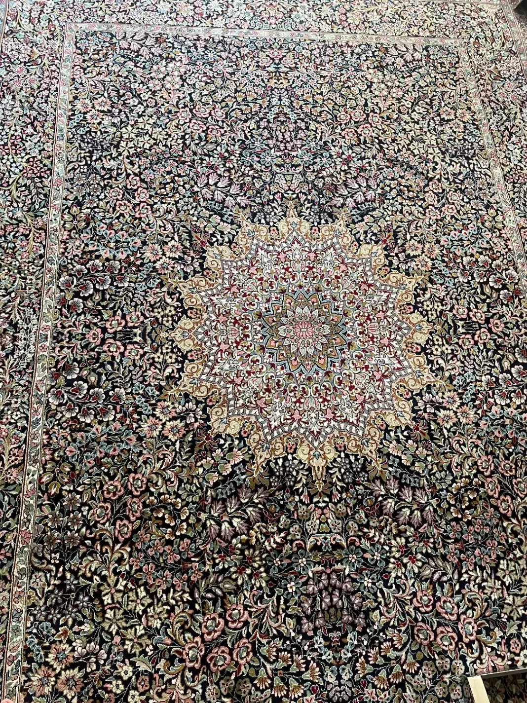 فرش ۱۵۰۰ شانه جفت سورمه ای|فرش|اصفهان, شمس آباد|دیوار