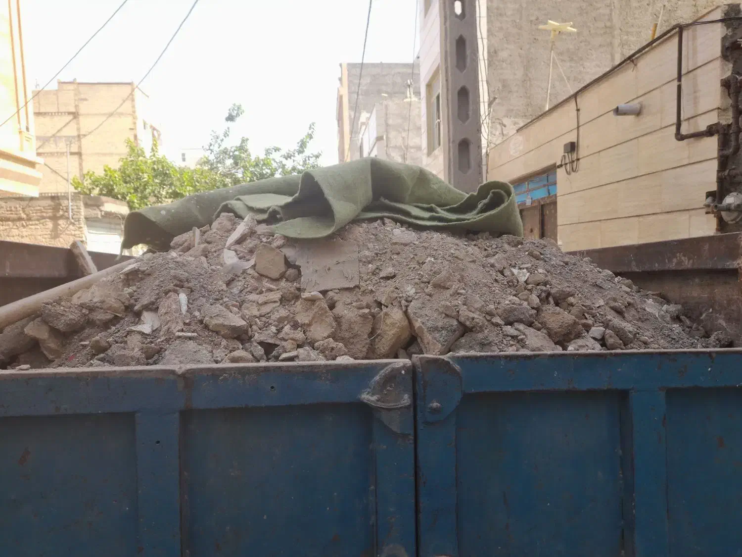 حمل نخاله ومصالح با نیسان کمپرسی وکارگر|خدمات حمل و نقل|مشهد, مصلی (کارمندان اول)|دیوار