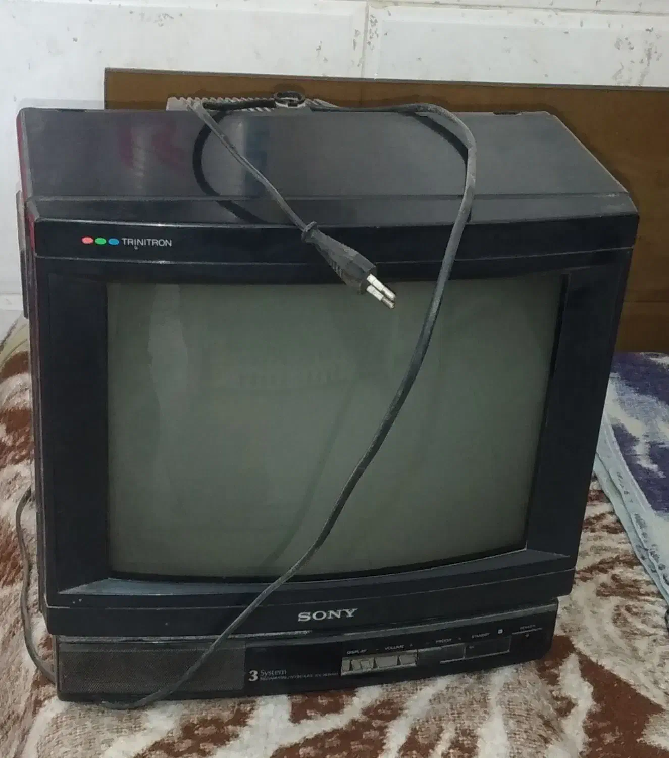 تلوزیون سونی اصل ژاپن۱۴اینچ.نوستالژی|تلویزیون و پروژکتور|قم, کوه سفید|دیوار