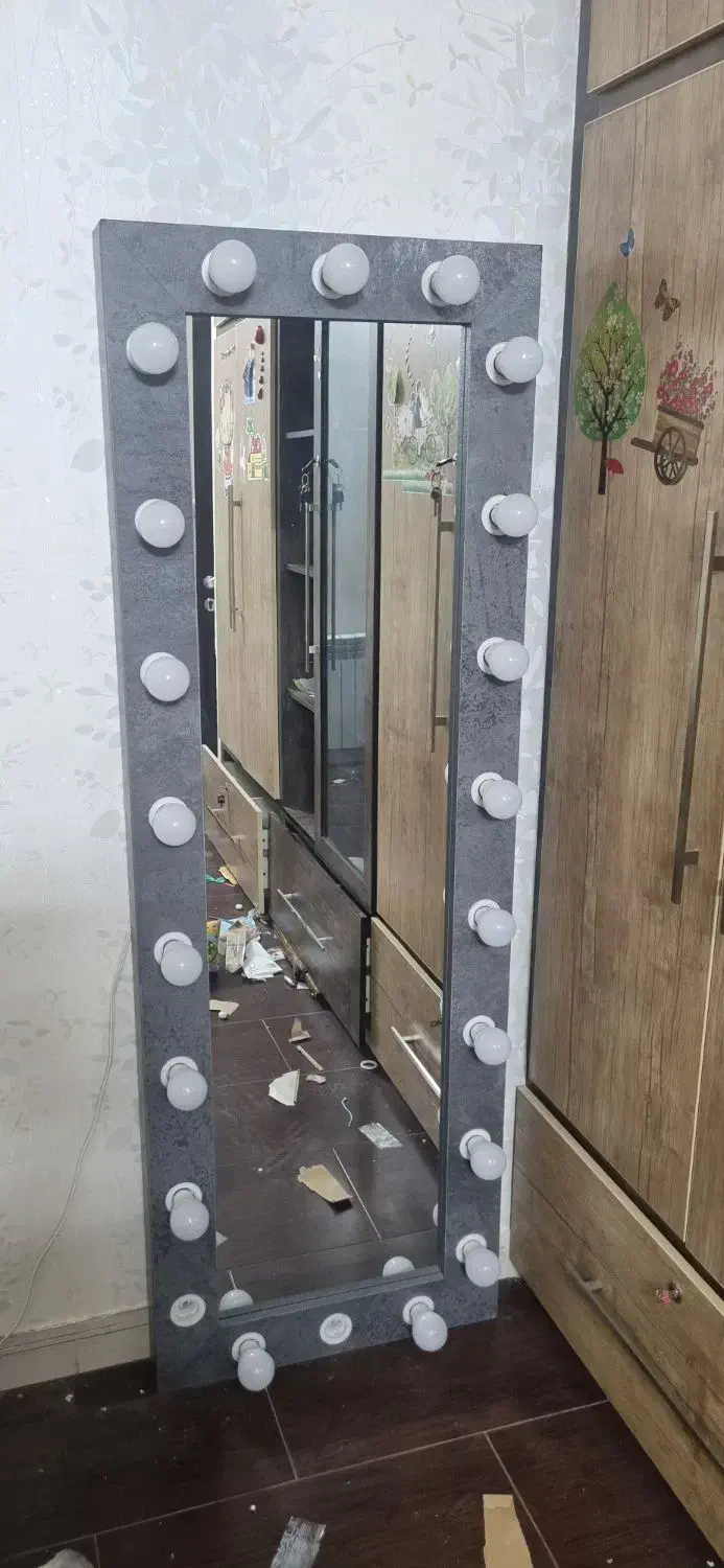 آیینه قدی نور|آرایشگاه و سالن‌های زیبایی|برازجان, |دیوار