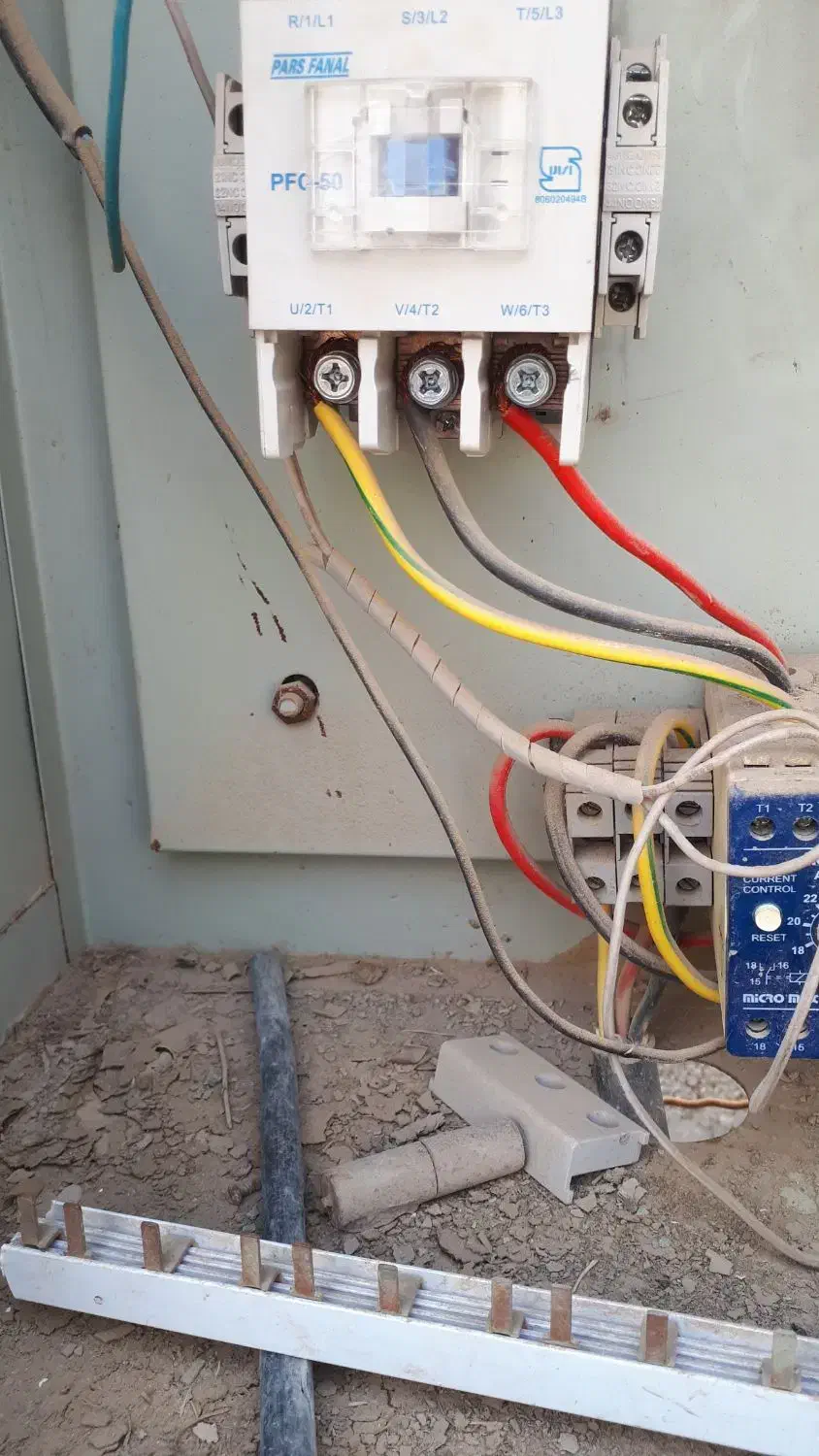 برق صنعتی تابلو برق|خدمات پیشه و مهارت|پیشوا, |دیوار