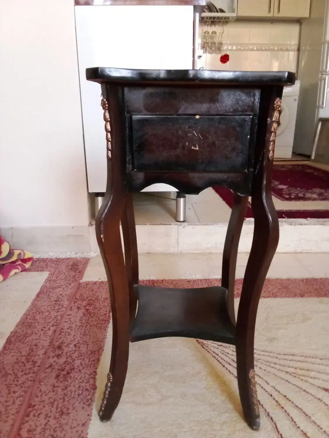 زیر تلفنی|میز تلفن|قم, پردیسان|دیوار