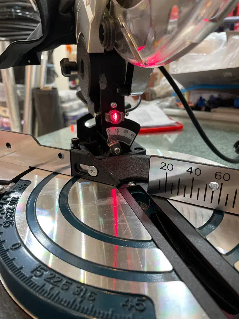 اره فارسی بر ثابت ۲۱۰ میلی لیزردار|ابزارآلات|مراغه, |دیوار