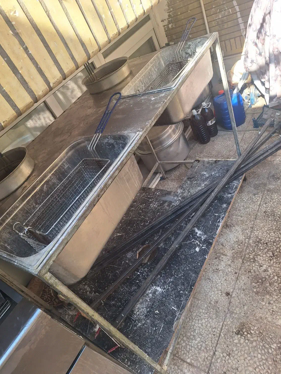 سرخ کن با میز سوخاری|کافیشاپ و رستوران|قم, انسجام|دیوار