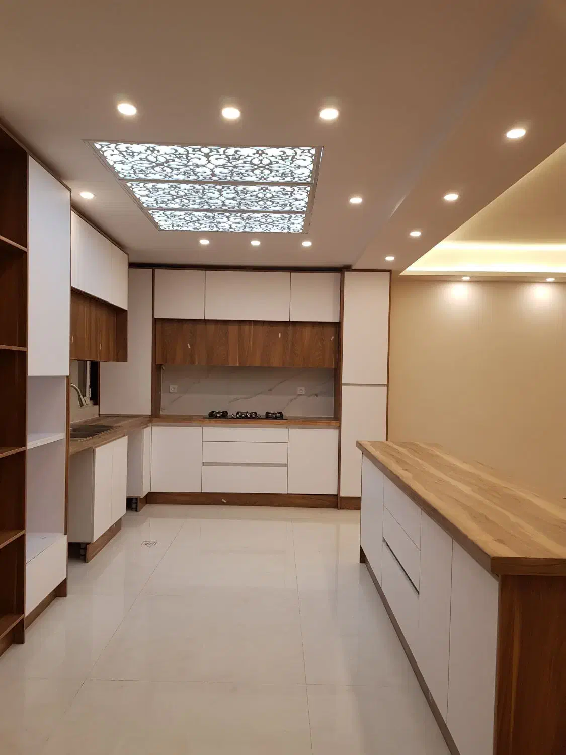 اجاره فاز ۸ *بسیار تمیز* ۱۰۵ متر ۲ خواب خ ولیعصر|اجارهٔ آپارتمان|پردیس, فاز ۸|دیوار