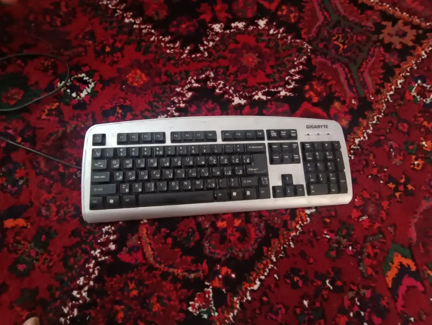 کیبورد|قطعات و لوازم جانبی رایانه|رباط‌کریم, رباط‌کریم|دیوار