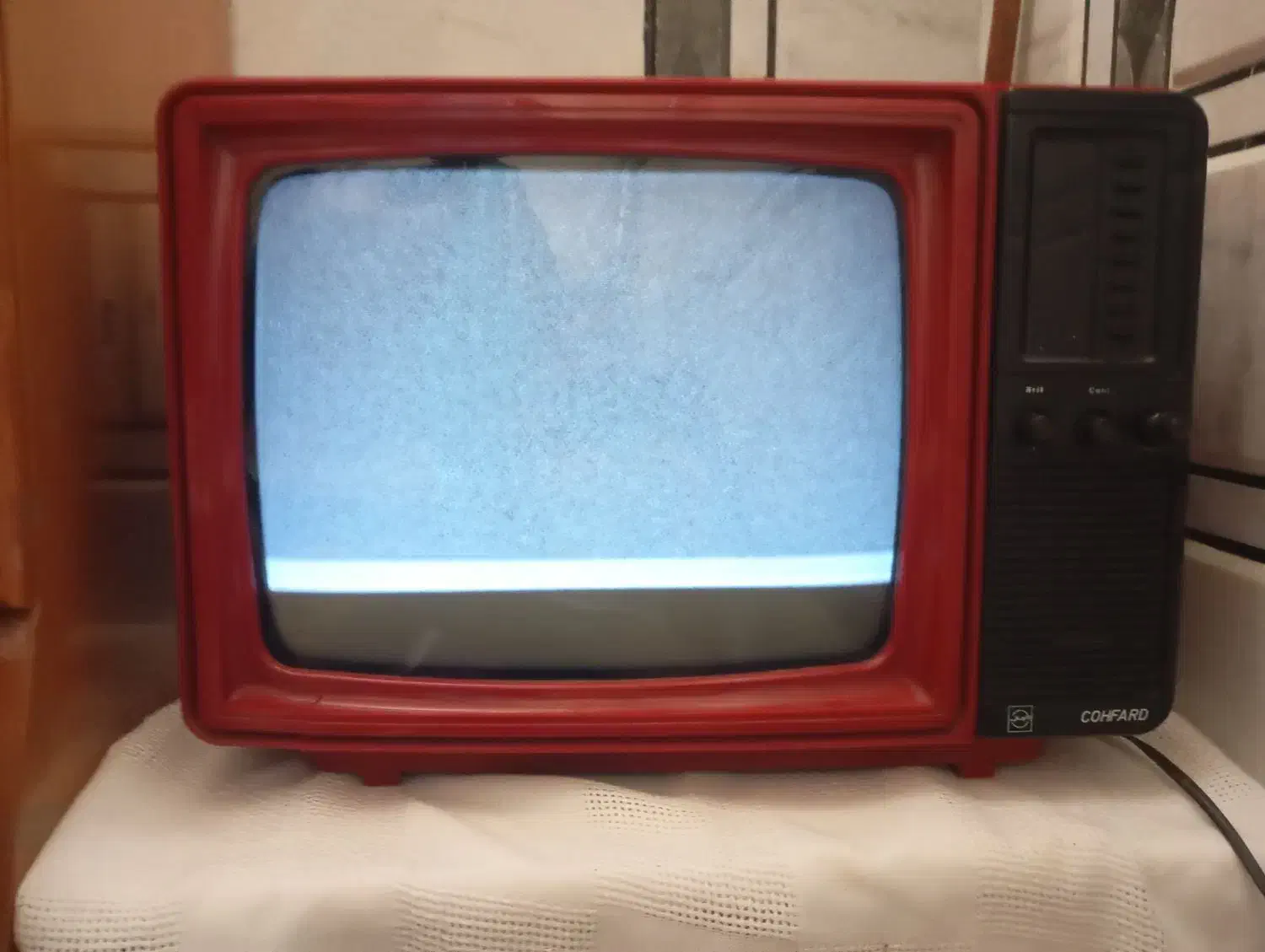 تلویزیون قدیمی کوه فرد|تلویزیون و پروژکتور|خمینی‌شهر, |دیوار