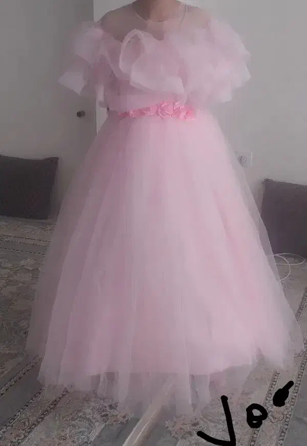 کفش|کیف، کفش، کمربند|دورود, |دیوار