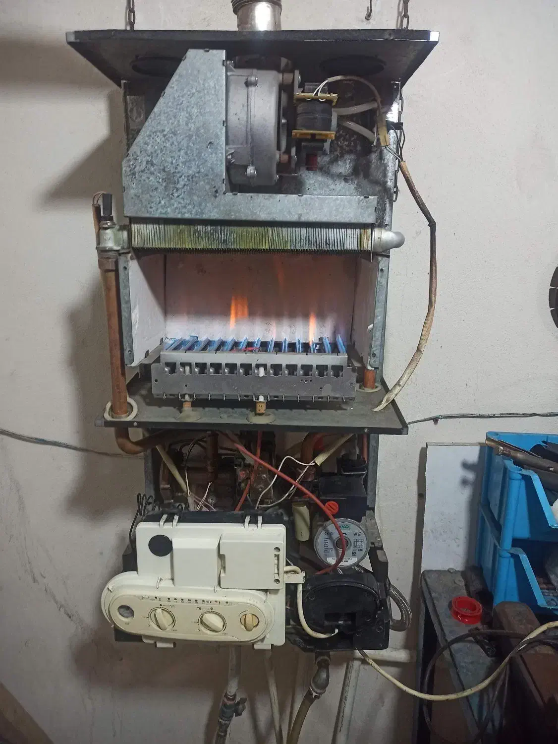 تعمیر سرویس  پکیج و آبگرمکن وبخاری و کولر اسپیلت|خدمات پیشه و مهارت|رشت, فلسطین|دیوار