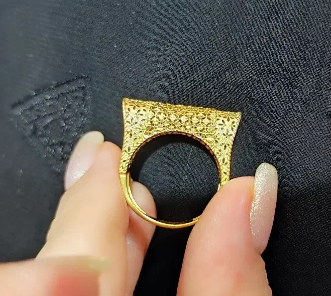 طلای کاملا نو و سالم|جواهرات|خرم‌آباد, |دیوار