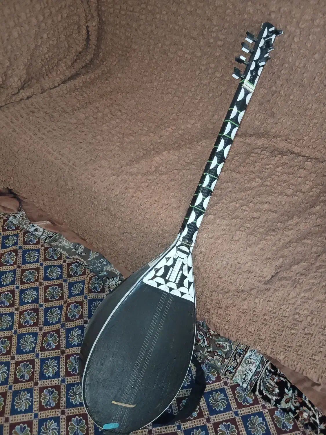 چوگور|سازهای سنتی|قم, نیروگاه|دیوار