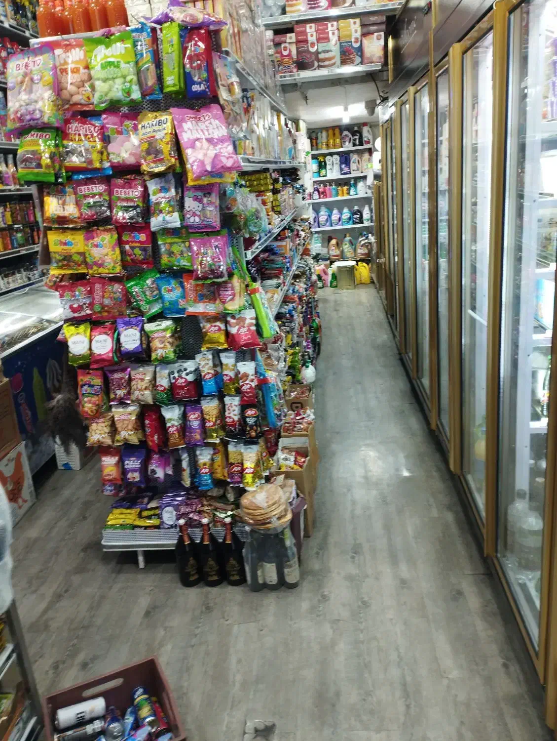 استخدام هایپر مارکت|استخدام خدمات فروشگاه و رستوران|تهران, بنیهاشم|دیوار