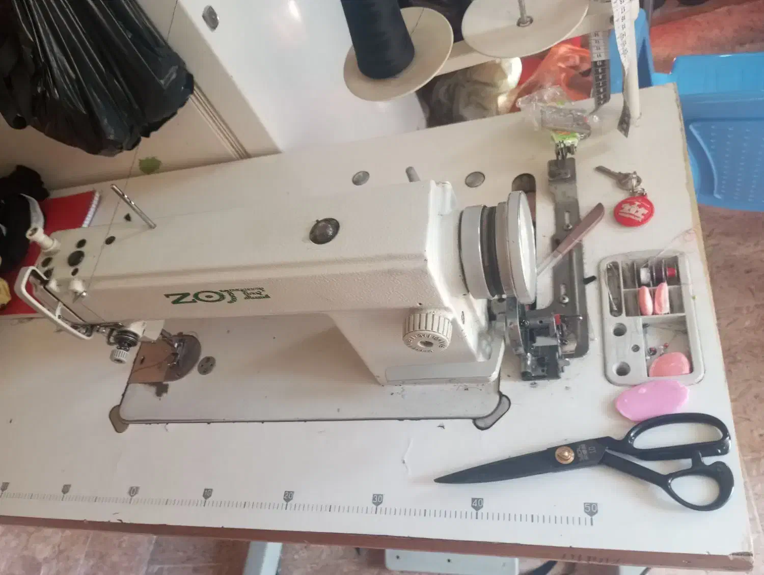 چرخ خیاطی و سردوز|چرخ خیاطی و ریسندگی|مریوان, |دیوار