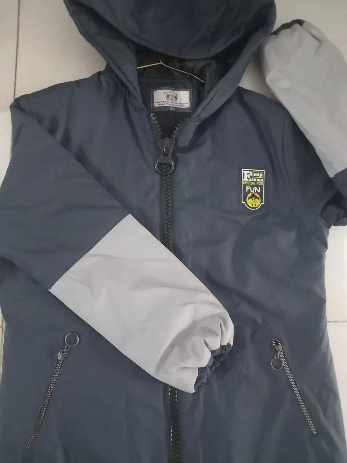 کاپشن|لباس|مشهد, سجادیه|دیوار